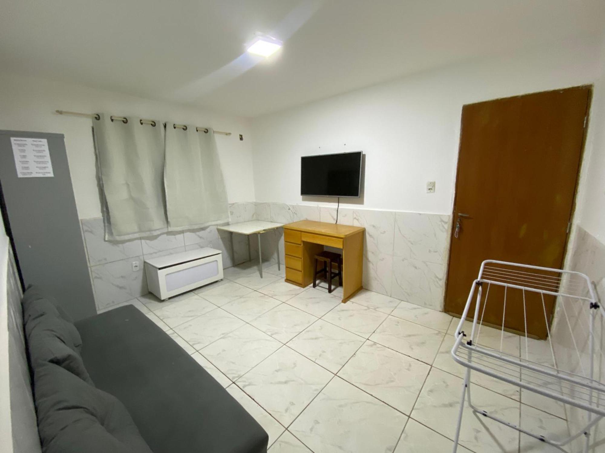 Da 18 Hostal